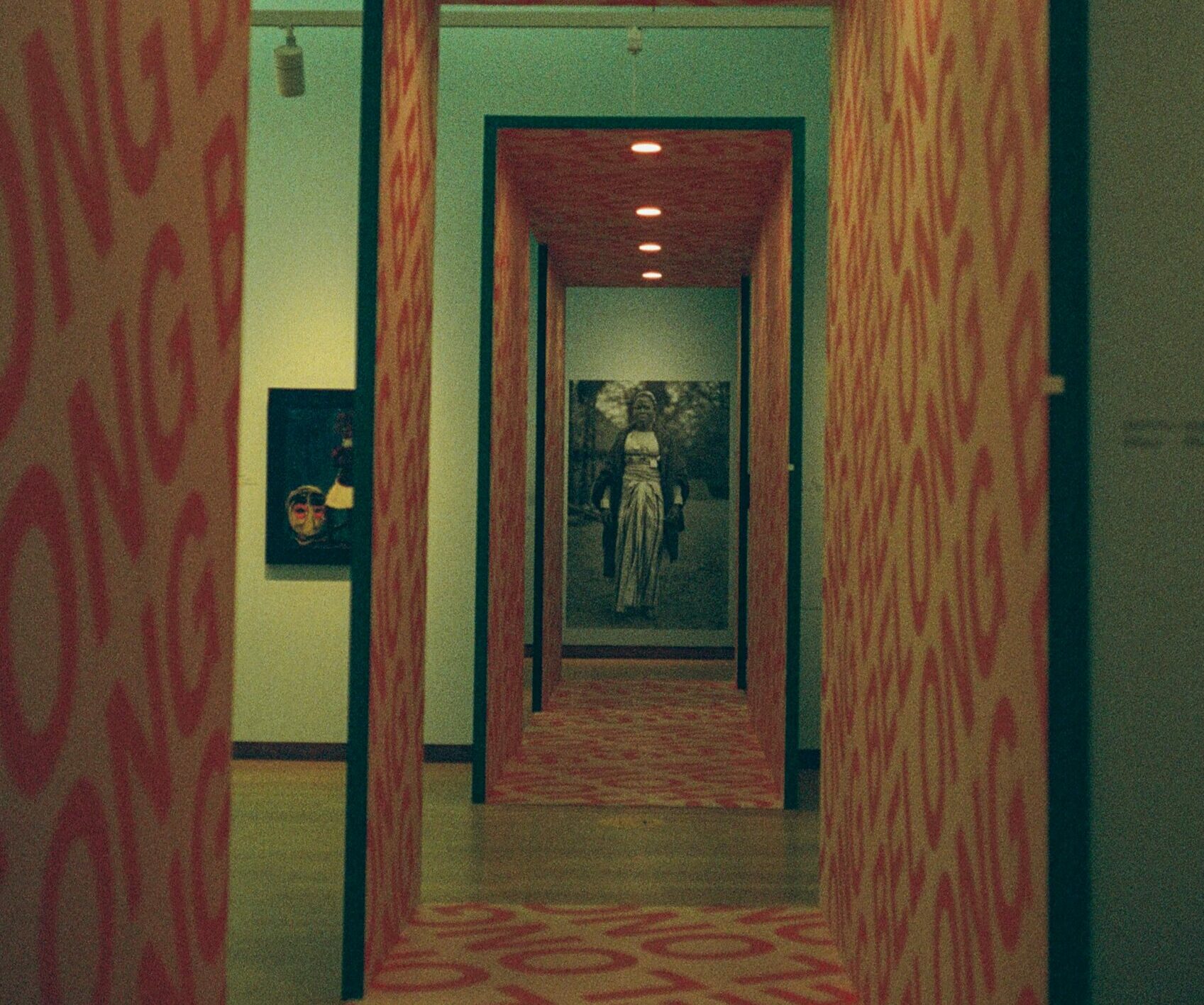 Wallcovering & Wallpaper Installation